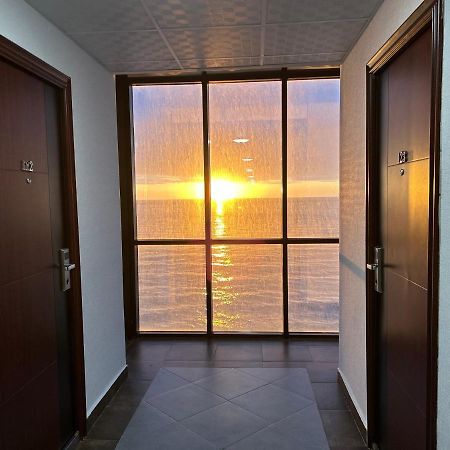 Zeyton Hotel Batoemi Buitenkant foto