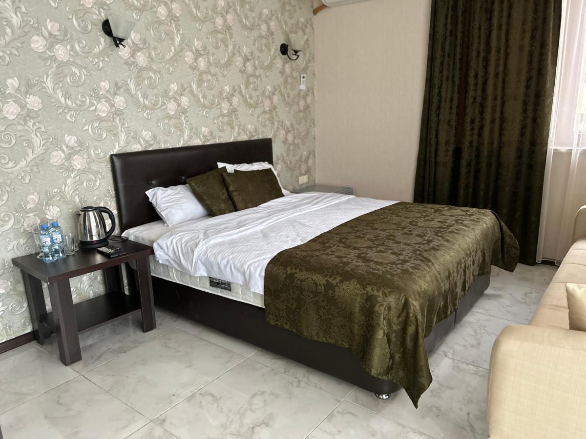Zeyton Hotel Batoemi Buitenkant foto